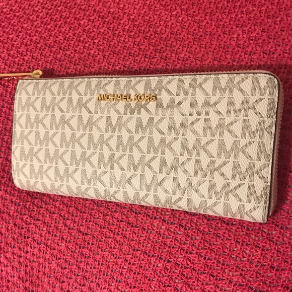Jet Set Travel by Michael Kors